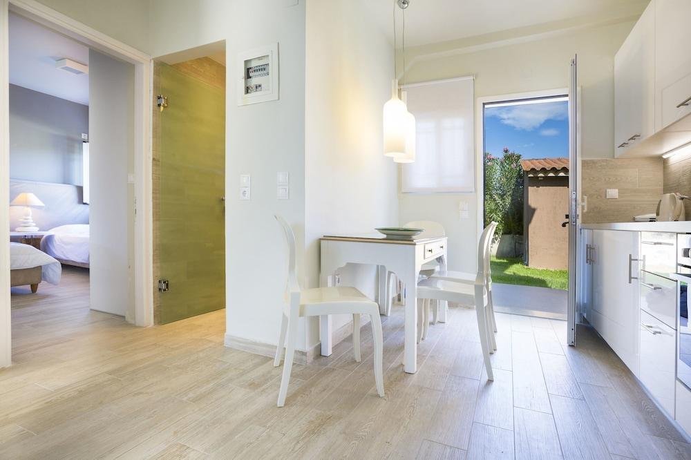 Olive Grove Studios & Apartments Свороната Экстерьер фото