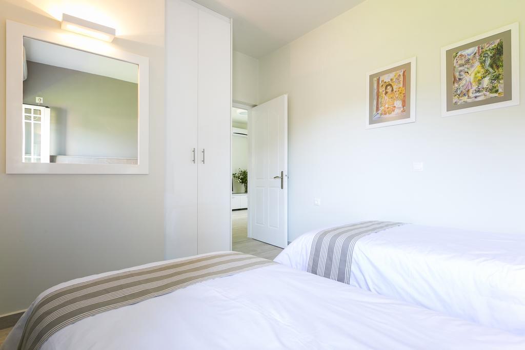 Olive Grove Studios & Apartments Свороната Экстерьер фото