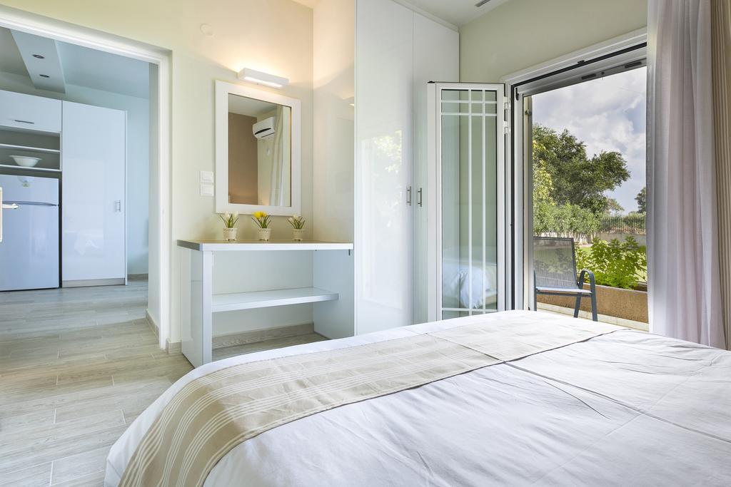 Olive Grove Studios & Apartments Свороната Экстерьер фото