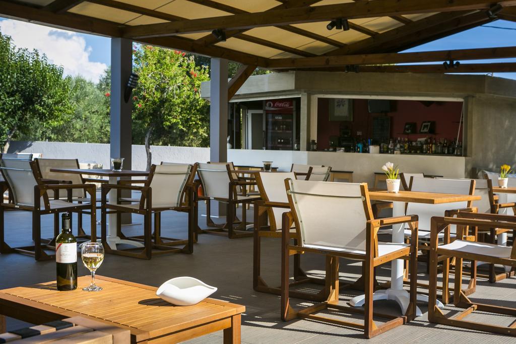 Olive Grove Studios & Apartments Свороната Экстерьер фото