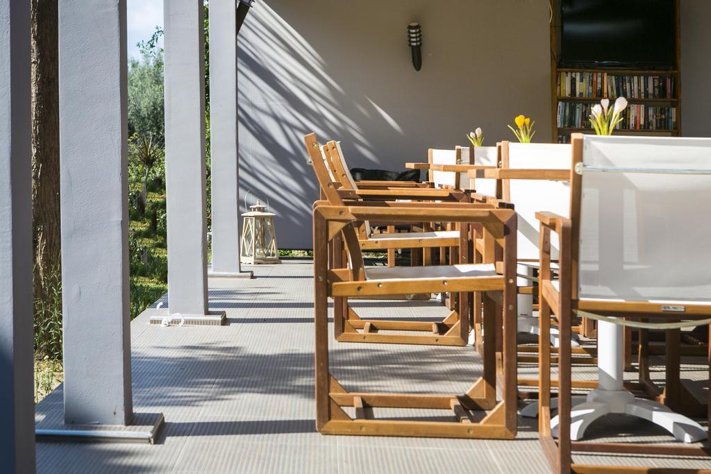Olive Grove Studios & Apartments Свороната Экстерьер фото