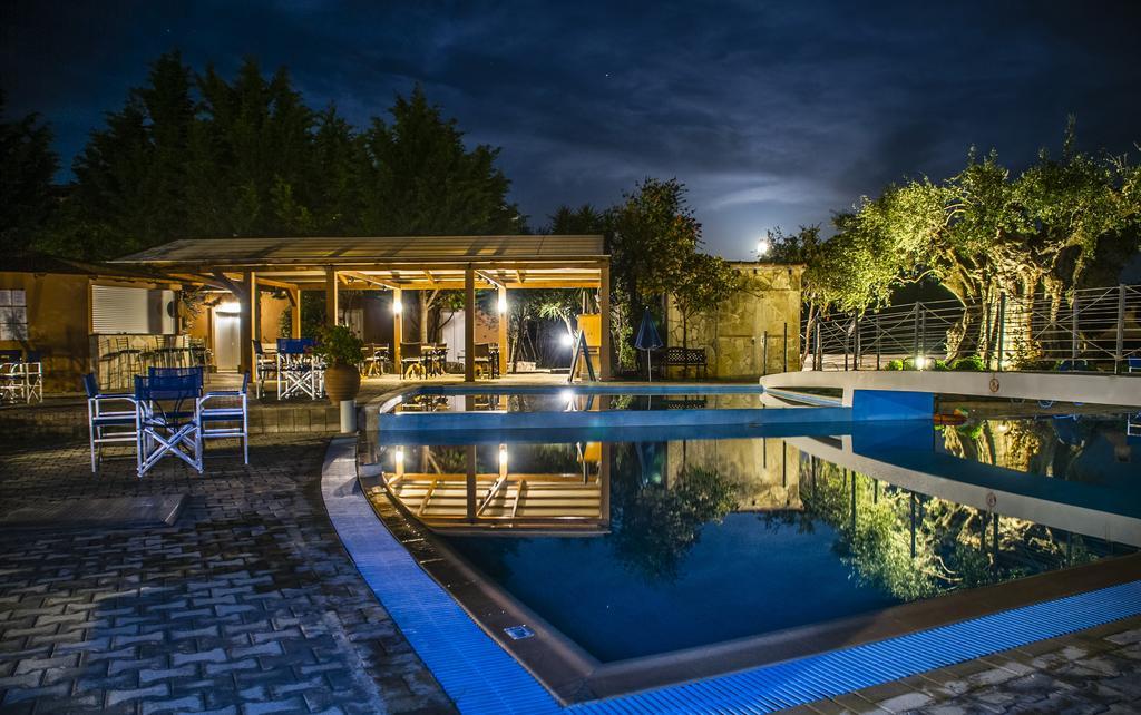 Olive Grove Studios & Apartments Свороната Экстерьер фото